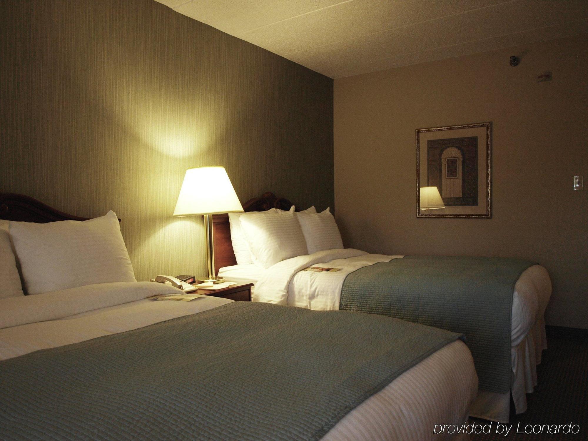 Capital Plaza Hotel Clinton Room photo